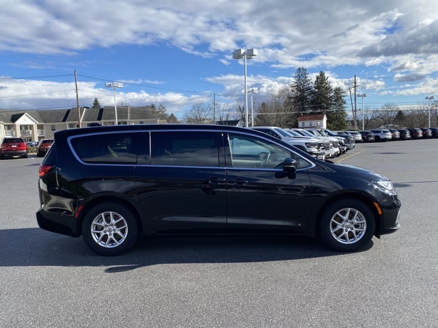 used 2024 Chrysler Pacifica car, priced at $25,741
