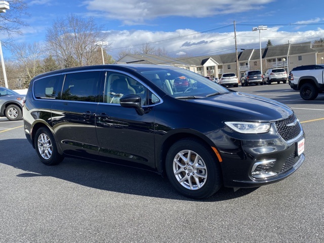 used 2024 Chrysler Pacifica car, priced at $25,741