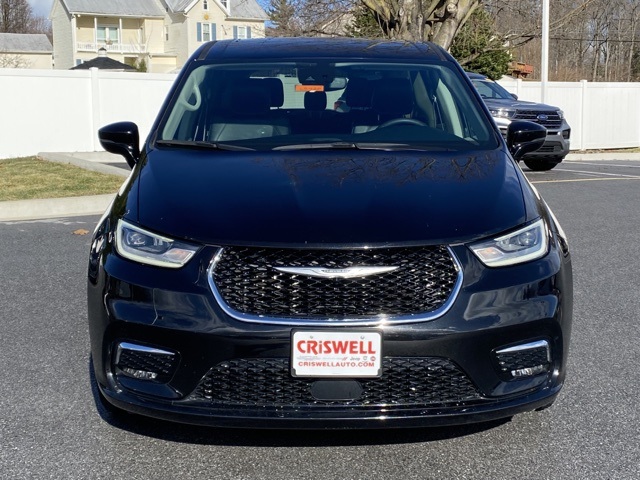 used 2024 Chrysler Pacifica car, priced at $25,741