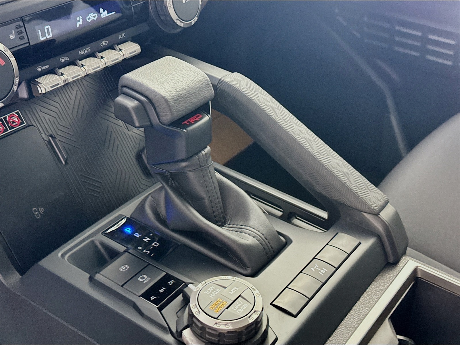 2025 Toyota Tacoma TRD Off-Road Double Cab photo 10
