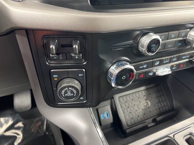 2024 Ford F-150 XLT photo 8