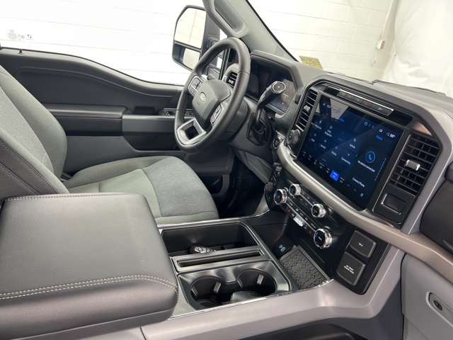 2024 Ford F-150 XLT photo 13