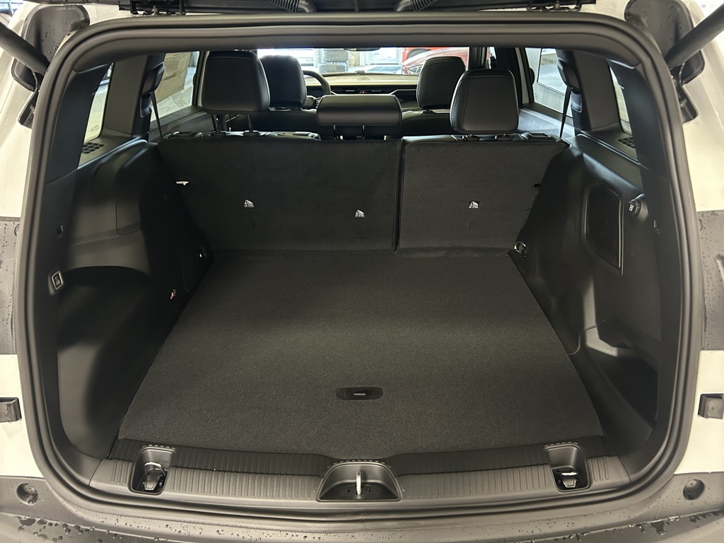 new 2026 Jeep Cherokee car, priced at $44,995