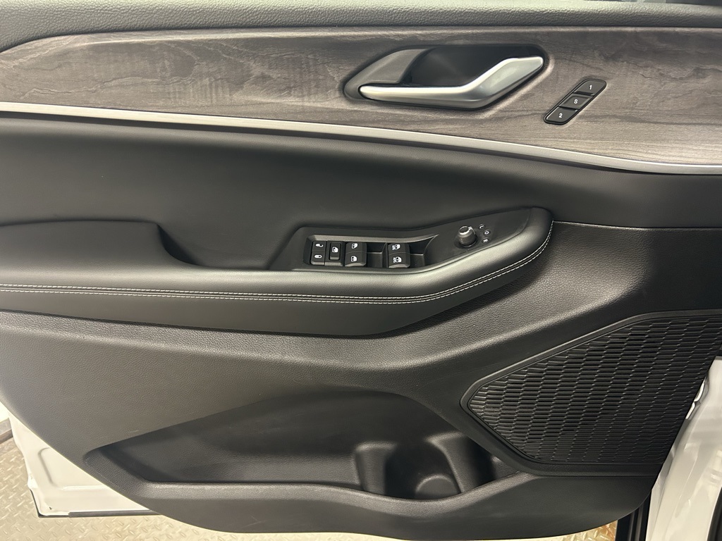 used 2024 Jeep Grand Cherokee L car, priced at $36,993