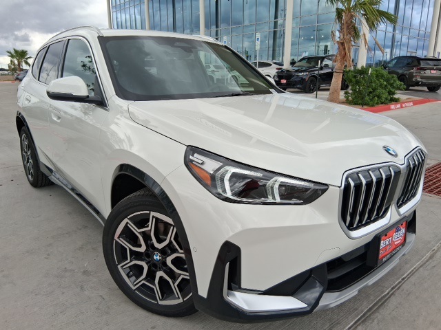 2026 BMW X1 28i's photo