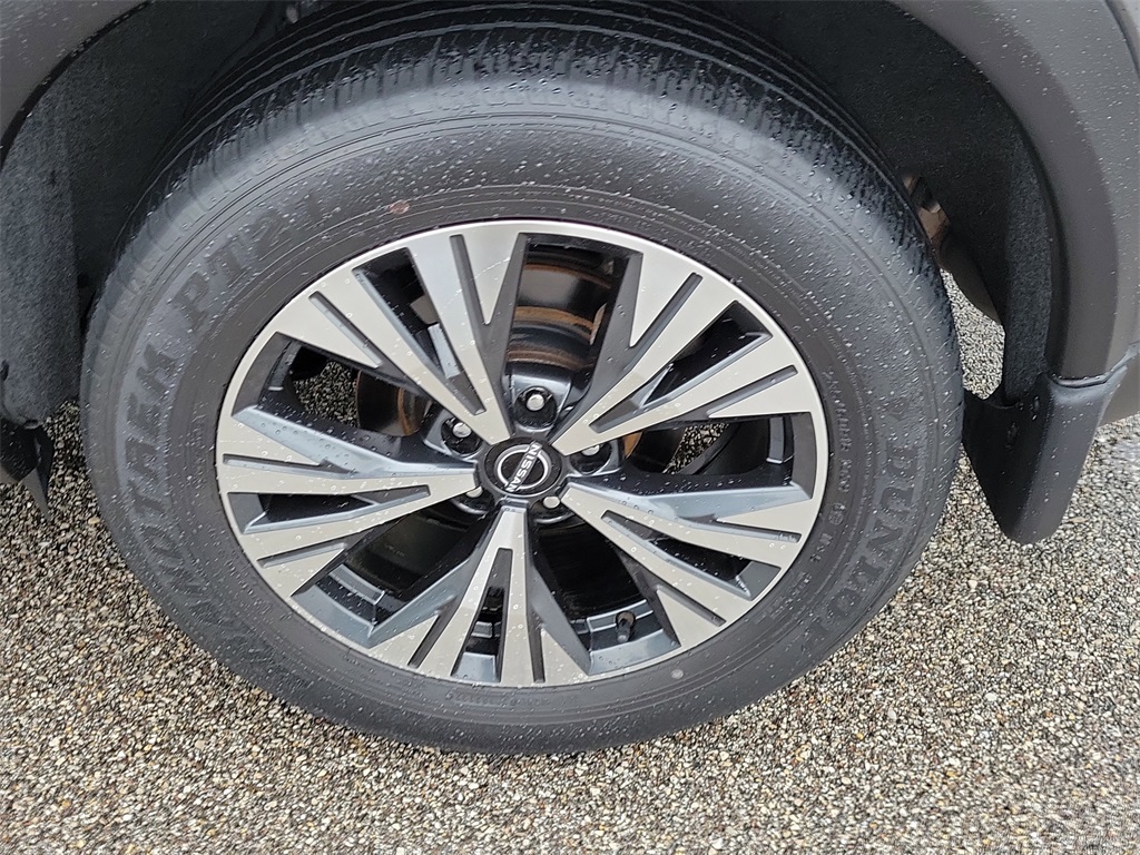 2023 Gun Metallic Nissan Rogue SV AWD SUV