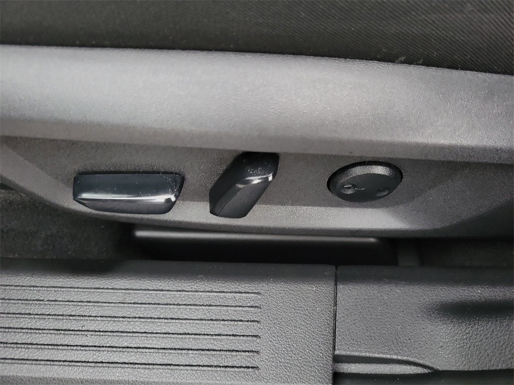 2023 Gun Metallic Nissan Rogue SV AWD SUV