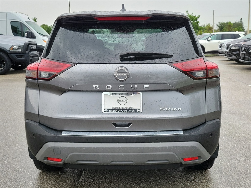 2023 Gun Metallic Nissan Rogue SV AWD SUV