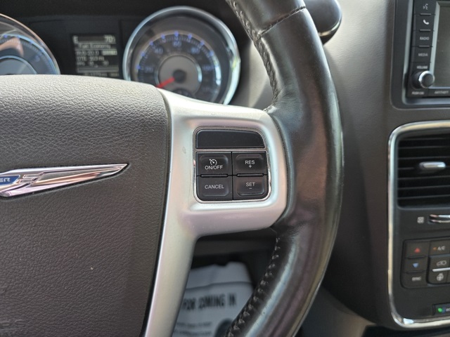 2015 Chrysler Town and Country Touring-L