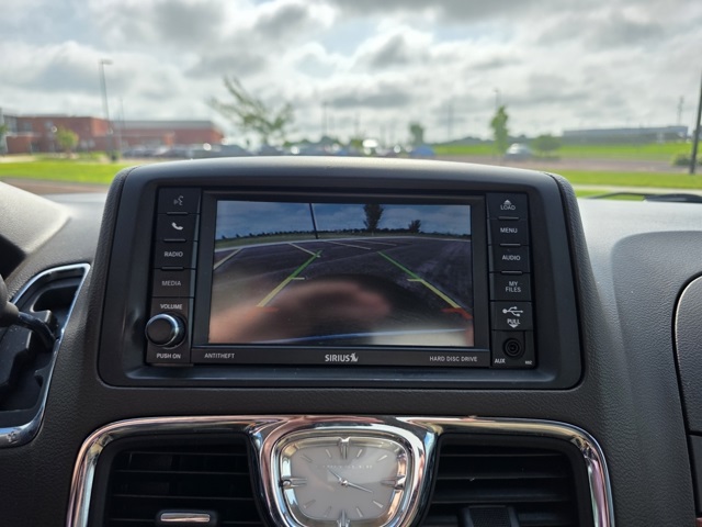 2015 Chrysler Town and Country Touring-L