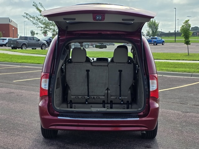 2015 Chrysler Town and Country Touring-L