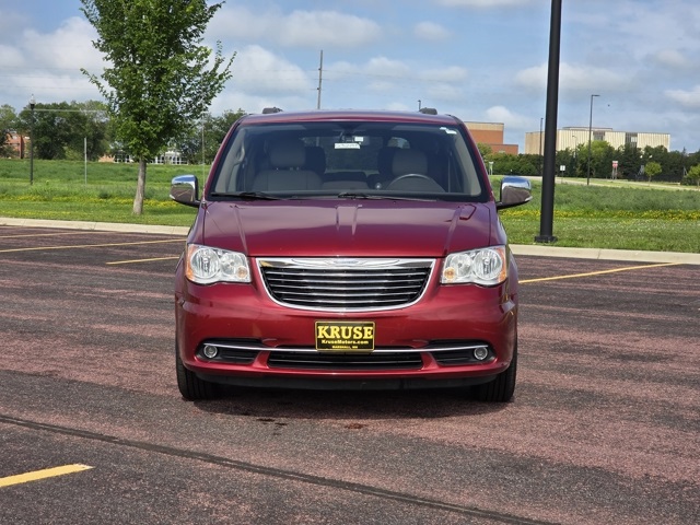 2015 Chrysler Town and Country Touring-L