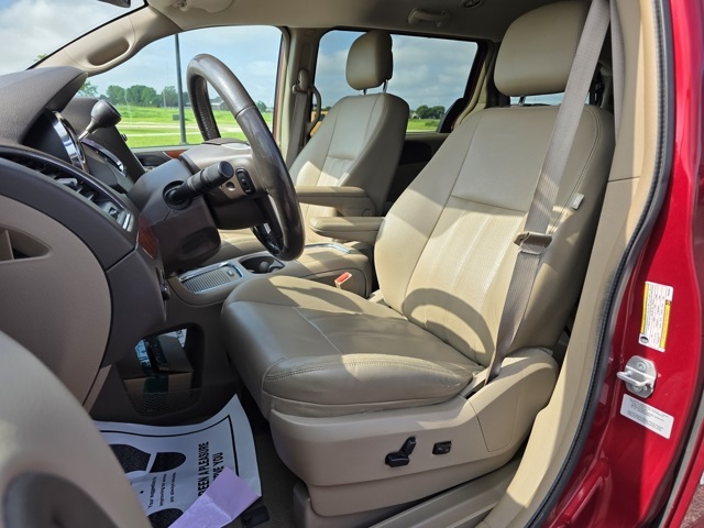 2015 Chrysler Town and Country Touring-L