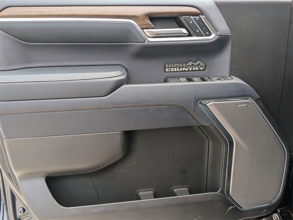 2024 Chevrolet Silverado 1500 High Country photo 10