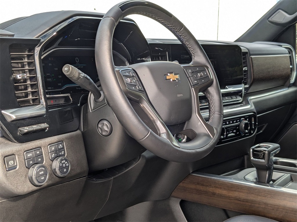 2024 Chevrolet Silverado 1500 High Country photo 12