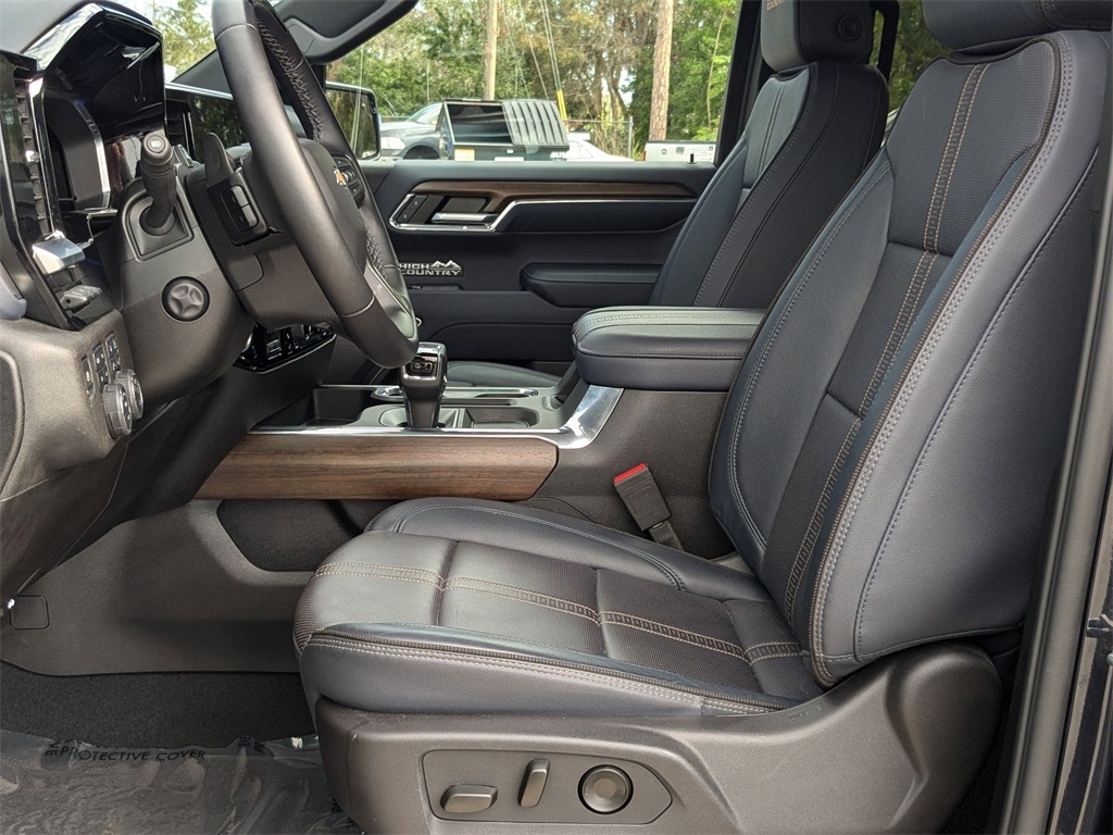 2024 Chevrolet Silverado 1500 High Country photo 13