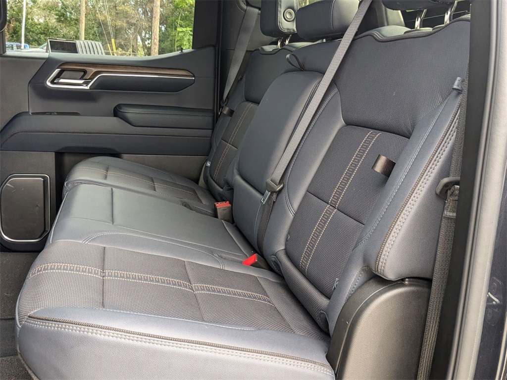 2024 Chevrolet Silverado 1500 High Country photo 24
