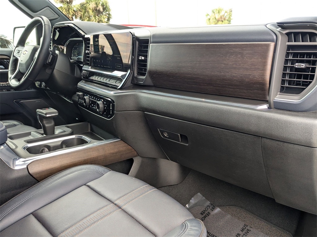 2024 Chevrolet Silverado 1500 High Country photo 28
