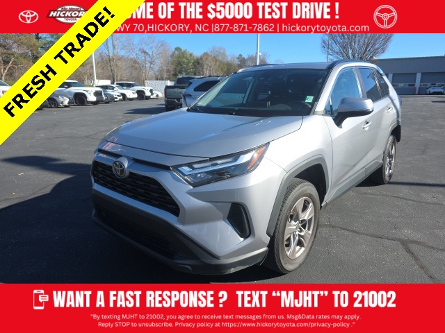 2023 Toyota RAV4 XLE's photo