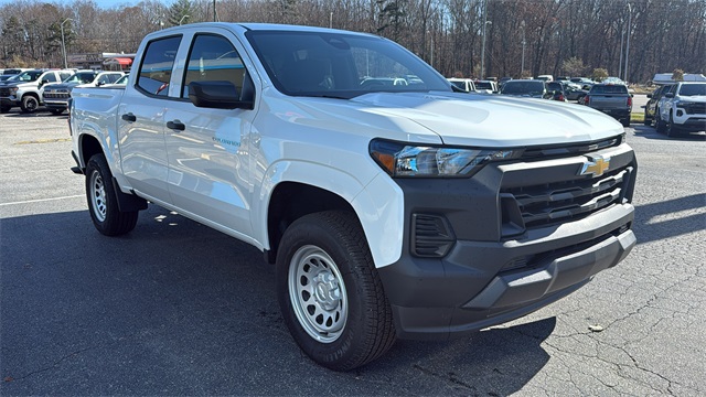 new 2025 Chevrolet Colorado car, priced at $33,495