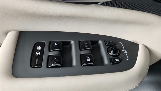 new 2026 Volvo XC90 Plug-In Hybrid car, priced at $81,875