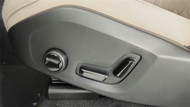 new 2026 Volvo XC90 Plug-In Hybrid car, priced at $81,875