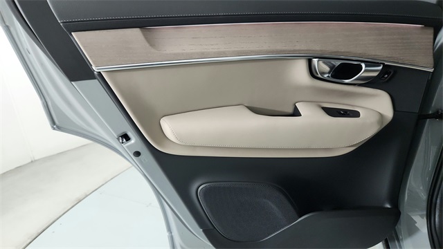 new 2026 Volvo XC90 Plug-In Hybrid car, priced at $81,875