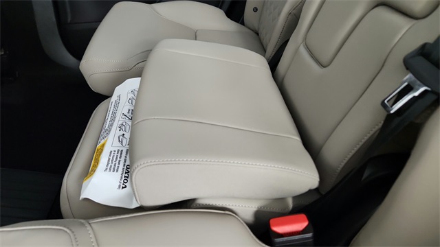 new 2026 Volvo XC90 Plug-In Hybrid car, priced at $81,875