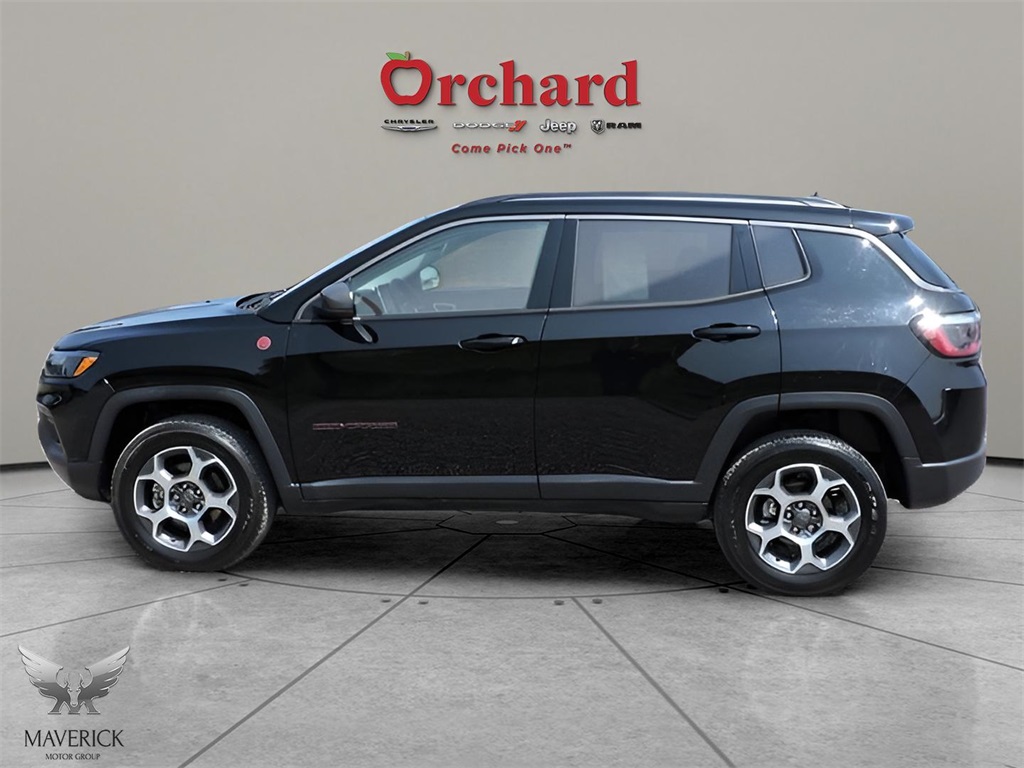 2022 Diamond Black Crystal Pearlcoat Jeep Compass Trailhawk 4X4 SUV