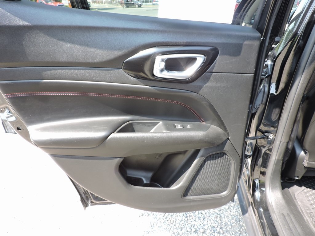 2022 Diamond Black Crystal Pearlcoat Jeep Compass Trailhawk 4X4 SUV