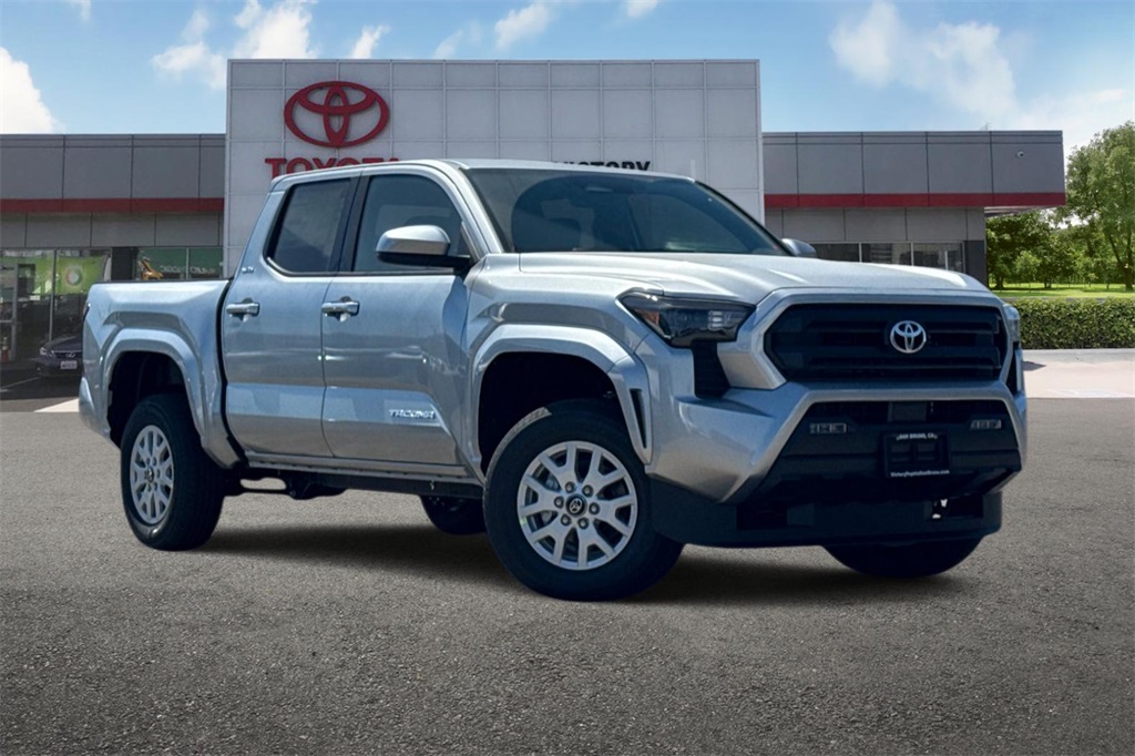 2025 Toyota Tacoma SR5 Double Cab photo 2