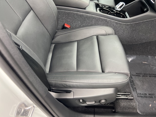 2025 Volvo XC40 Plus photo 23