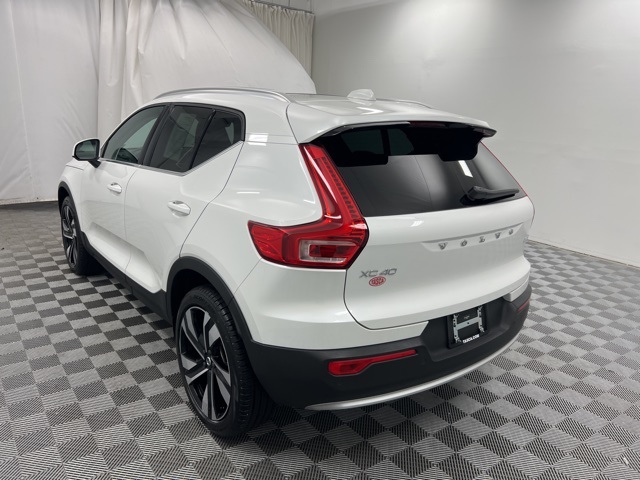 2025 Volvo XC40 Plus photo 6