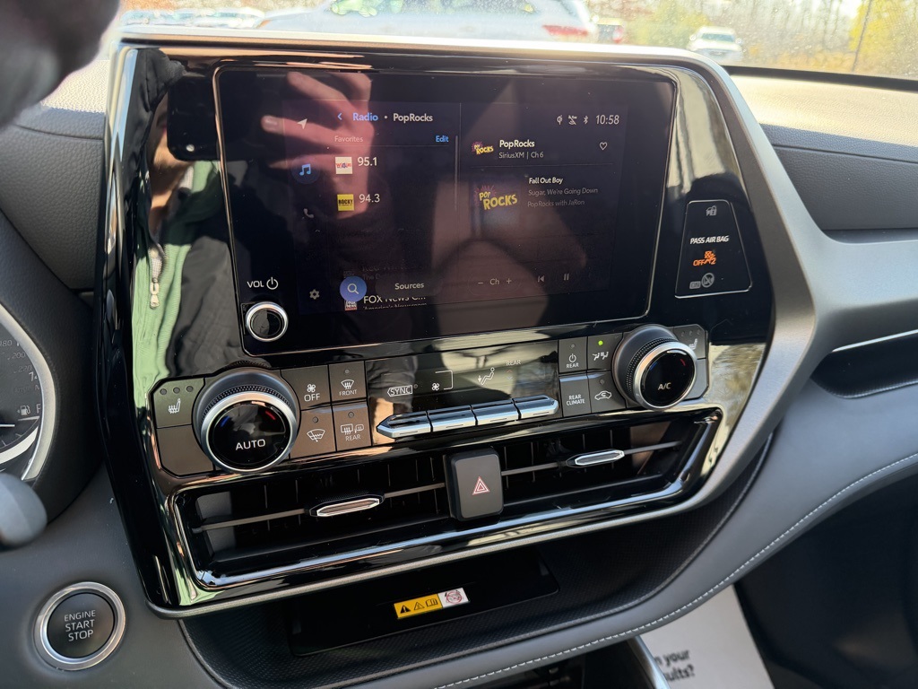 used 2024 Toyota Highlander car, priced at $41,903