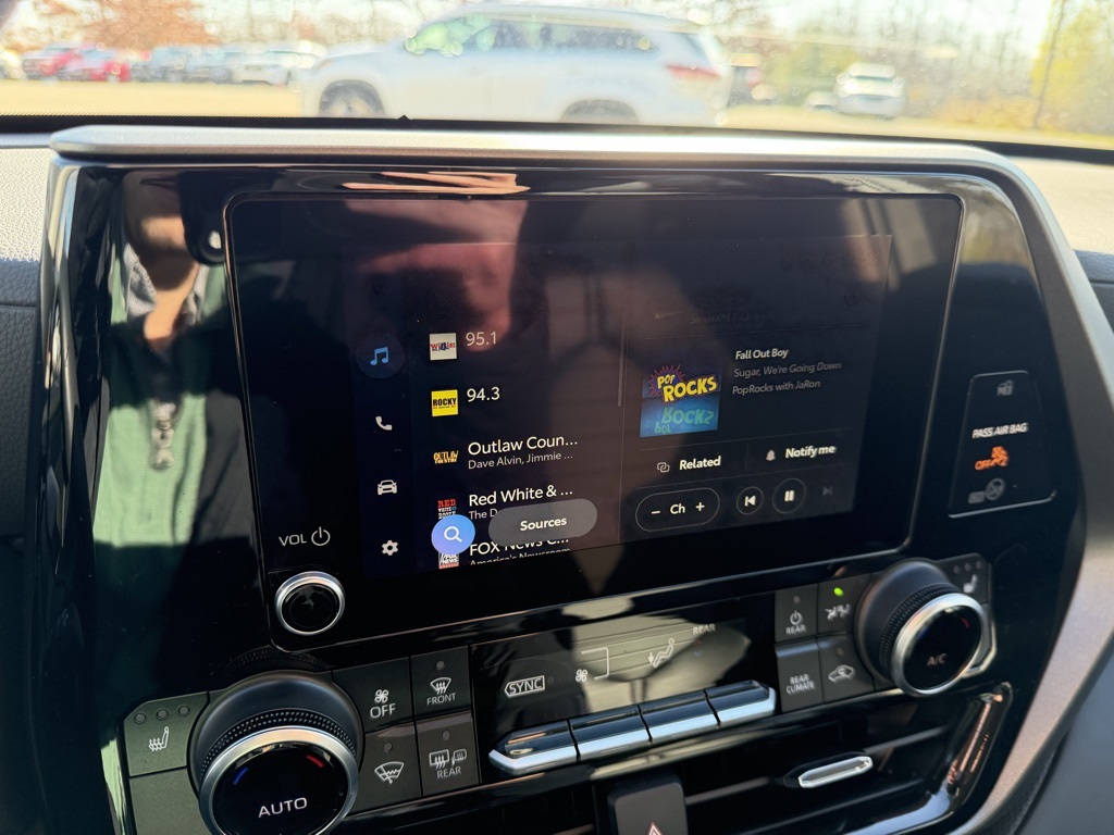 used 2024 Toyota Highlander car, priced at $41,903