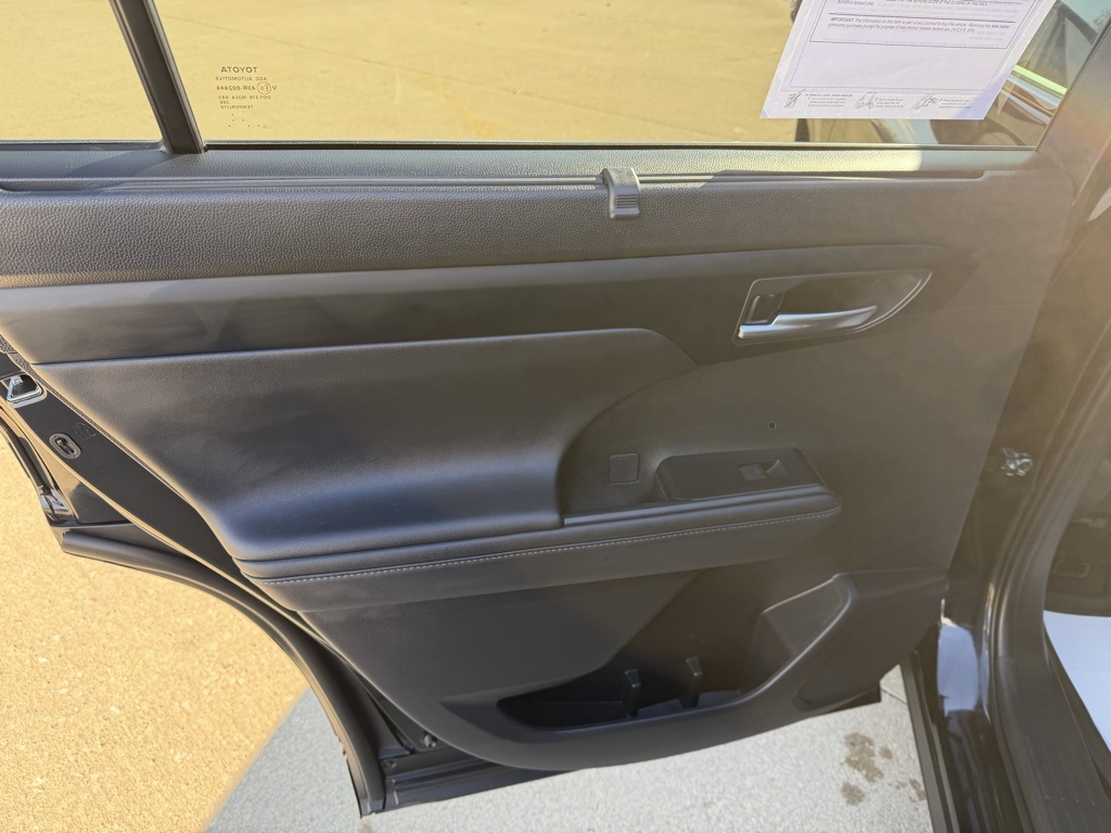 used 2024 Toyota Highlander car, priced at $41,903