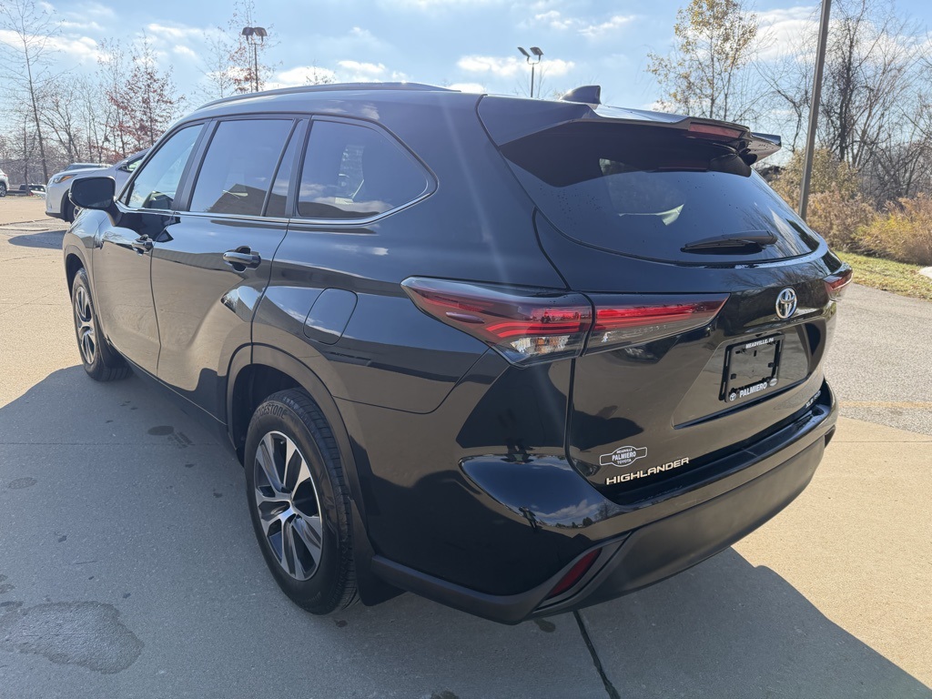 used 2024 Toyota Highlander car, priced at $41,903