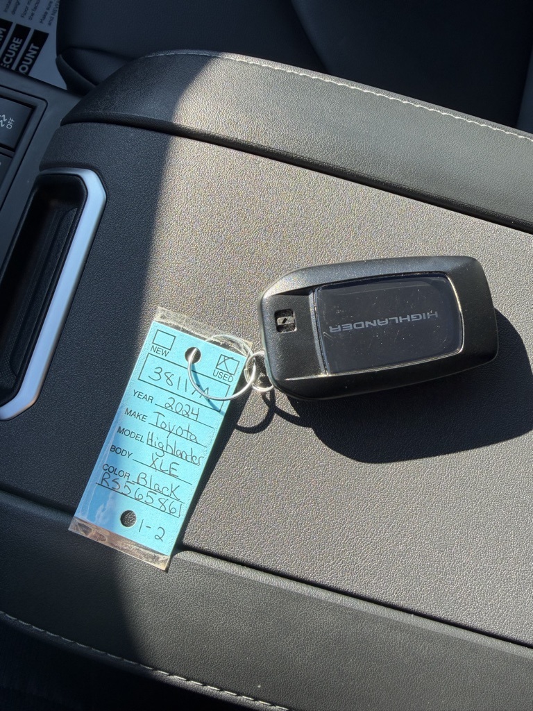 used 2024 Toyota Highlander car, priced at $41,903