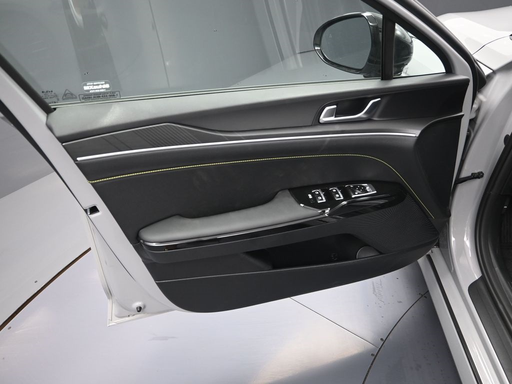 2026 Kia K5 GT photo 9