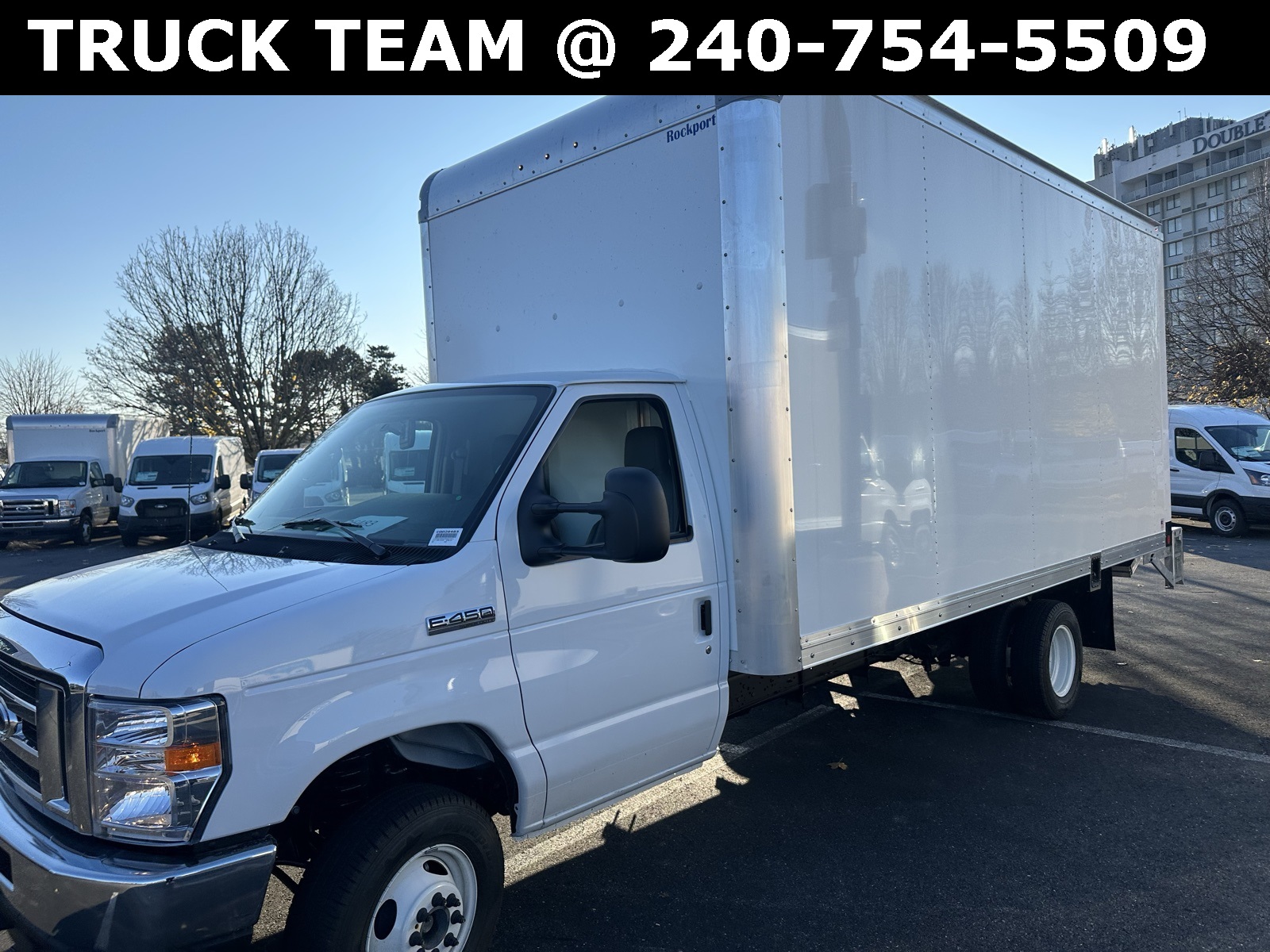 2025 Ford E-Series Cutaway Base's photo