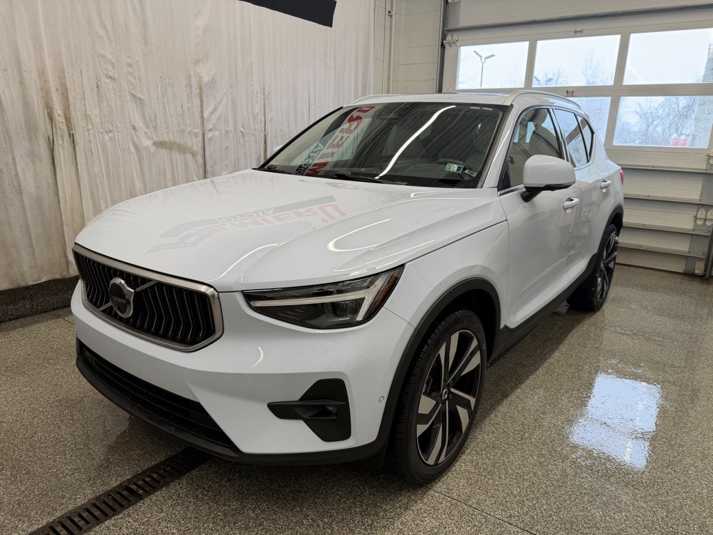 used 2024 Volvo XC40 car, priced at $29,903