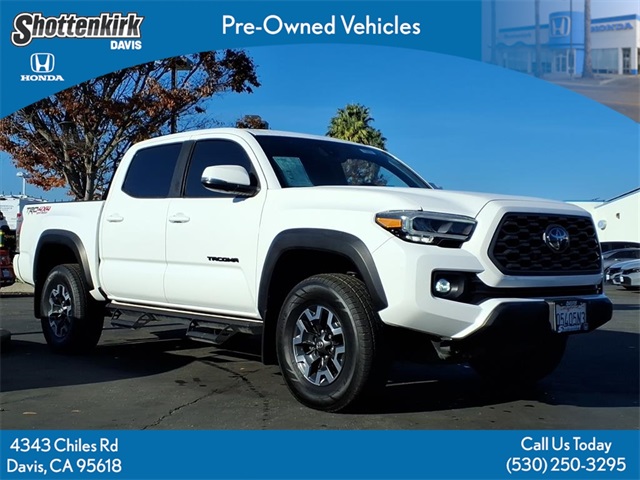 2022 Toyota Tacoma TRD Off Road's photo