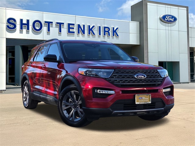 2022 Ford Explorer XLT's photo