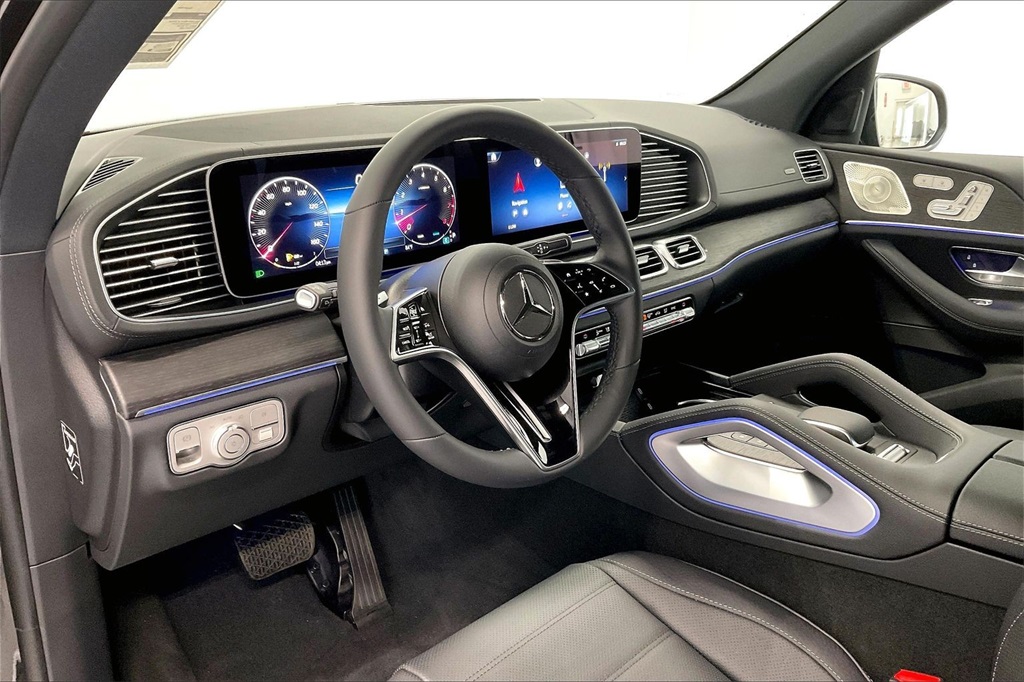 2026 Mercedes Benz GLE 580 4MATIC photo 2