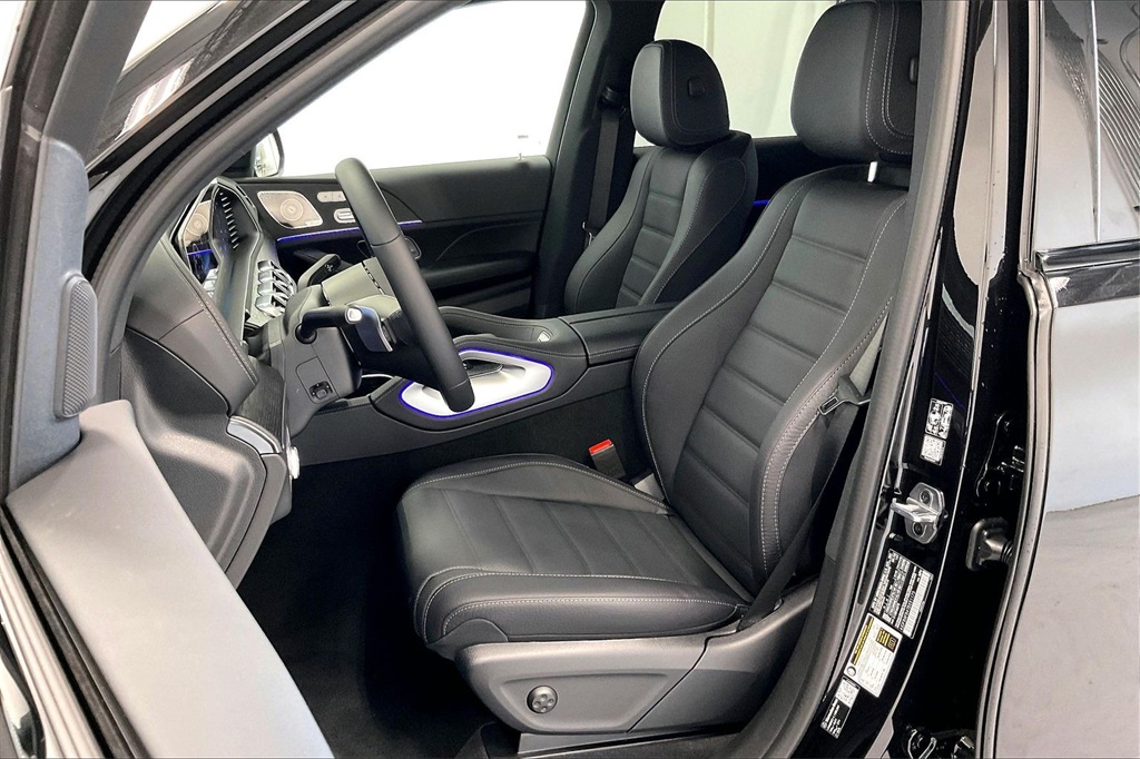 2026 Mercedes Benz GLE 580 4MATIC photo 3