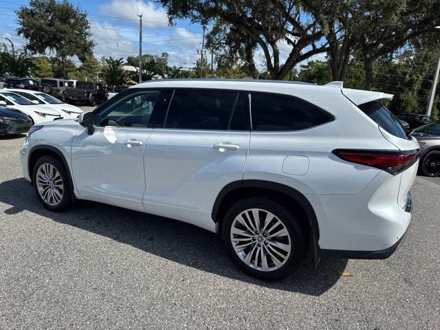 Used 2023 Toyota Highlander SUV