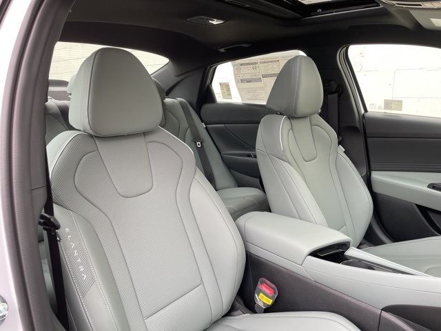 Elantra Hybrid Limited