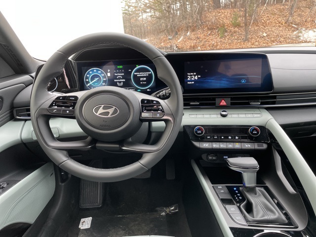 Elantra Hybrid Limited