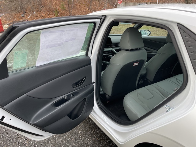 Elantra Hybrid Limited