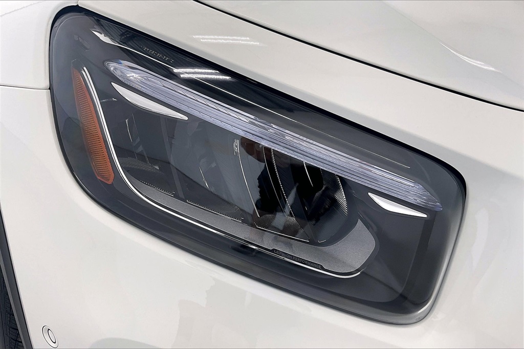 2025 Mercedes Benz GLB 250 photo 13